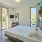 Bellagio Village - By The - Seasonal Warm Pool And Sauna Oliveto Lario