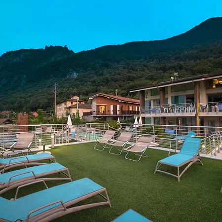 Bellagio Village- 4 By The - Seasonal Warm Pool And Sauna 4*