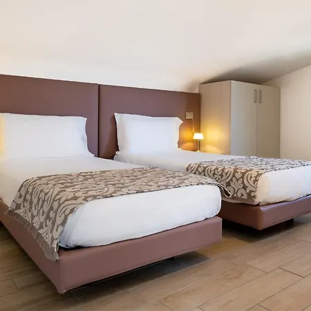 Bellagio Village- 4 By The - Seasonal Warm Pool And Sauna Appart hôtel Oliveto Lario