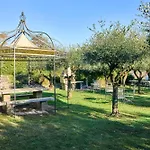 Bellagio Village - By The - Seasonal Warm Pool And Sauna Apartmanhotel