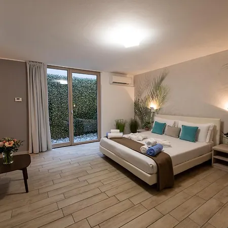 Bellagio Village - By The - Seasonal Warm Pool And Sauna Lägenhetshotell