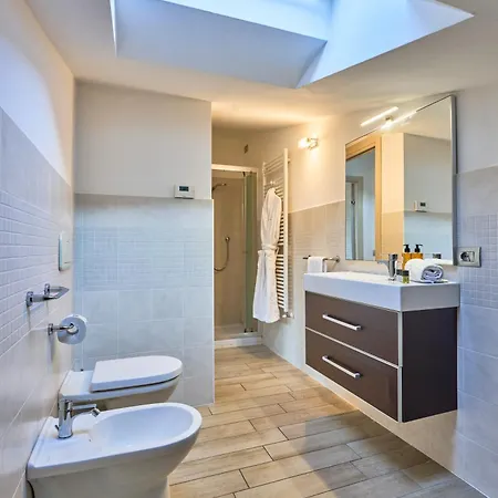 Bellagio Village - By The - Seasonal Warm Pool And Sauna Oliveto Lario