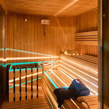 Bellagio Village - By The - Seasonal Warm Pool And Sauna Aparthotel